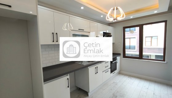 ÇETİN EMLAK'TAN ALTINKUM'DA KOMBİ VE PETEKLERİ TAKILI ARA KAT 2+1 HARİKA DAİRE